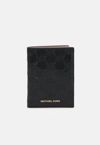 reisepassetui michael kors|Michael Kors clothing.